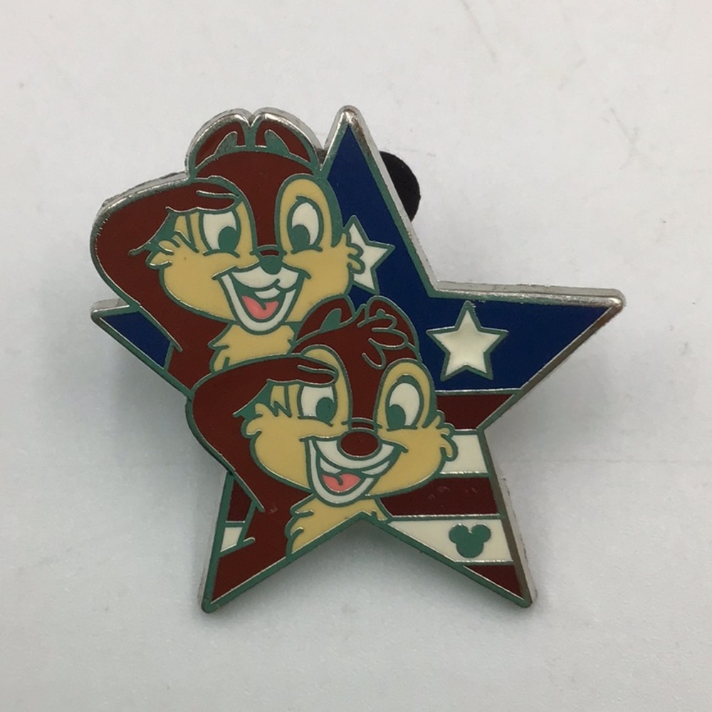 DLR 2009 Hidden Mickey Patriotic Star Salute (Chip and Dale) Pin